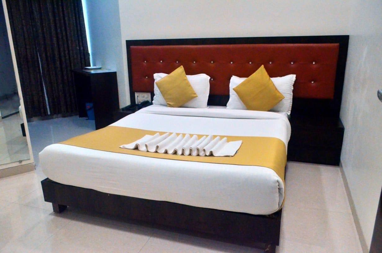 The Best Hotel Mumbai Exterior foto